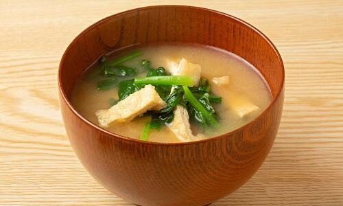 小松菜の味噌汁が青臭かったり苦いのはなぜ？原因と美味しい調理法